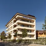 Crystal Luxury Hotel de apartamente 3*