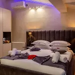Crystal Luxury Hotel de apartamente