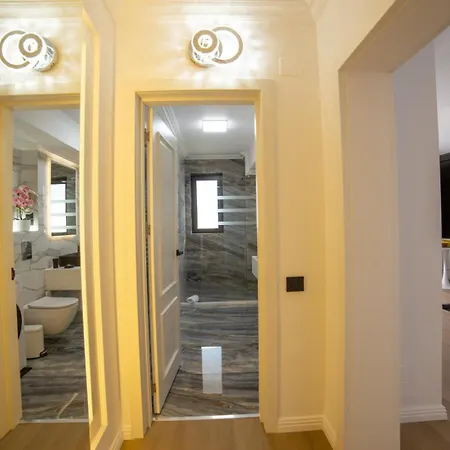 Crystal Luxury קריובה