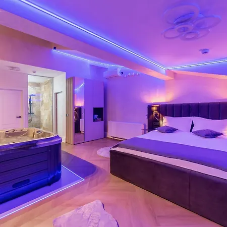 Crystal Luxury מלון דירות קריובה