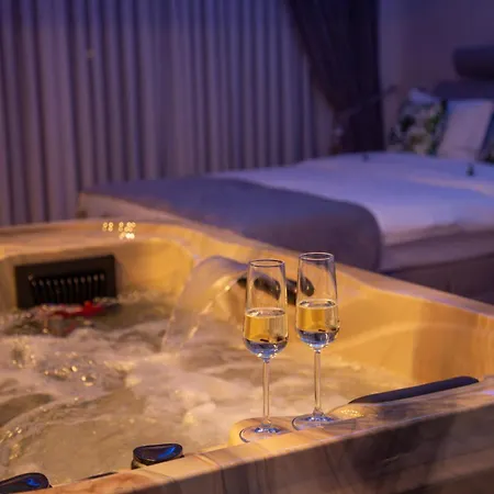 شقة فندقية Crystal Luxury 3*