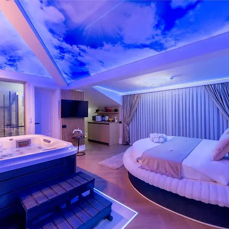 Crystal Luxury 3* كرايوفا