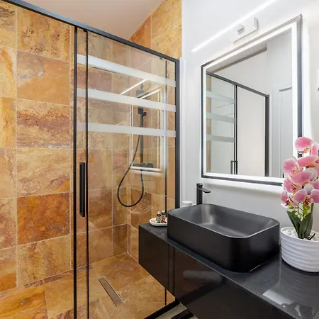 Апартхотел Crystal Luxury