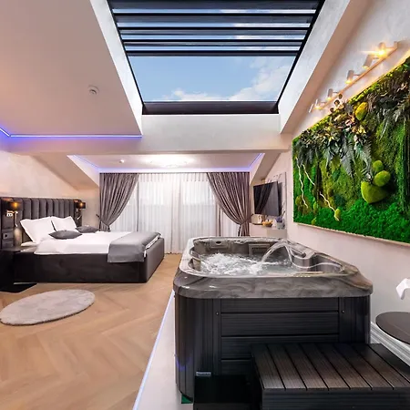 Crystal Luxury شقة فندقية 3*