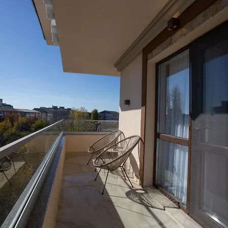 Crystal Luxury كرايوفا