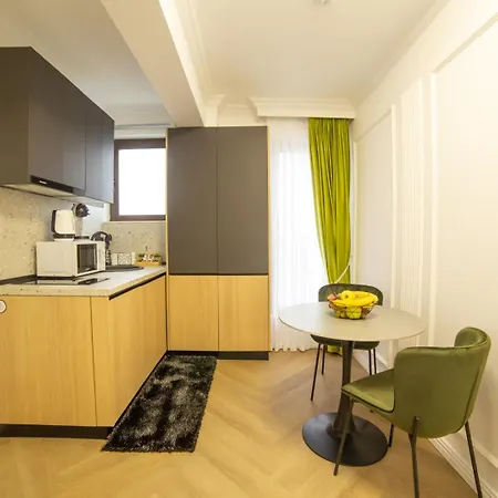 Crystal Luxury 3*