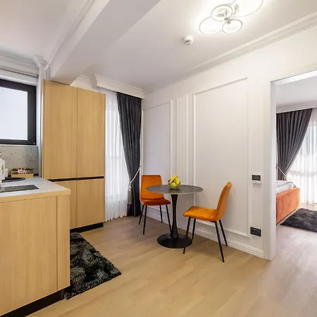 Апартхотел Crystal Luxury Крайова