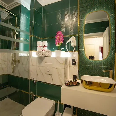 Crystal Luxury 3*