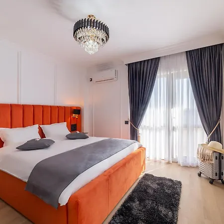 Crystal Luxury Апартхотел