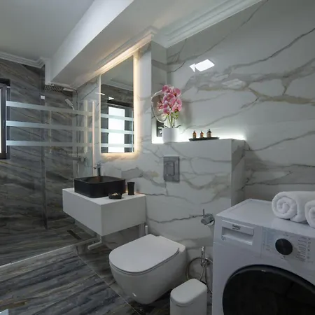 Апартхотел Crystal Luxury 3*