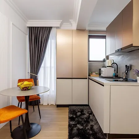 Апартхотел Crystal Luxury Крайова