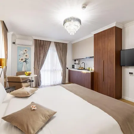 Crystal Luxury كرايوفا