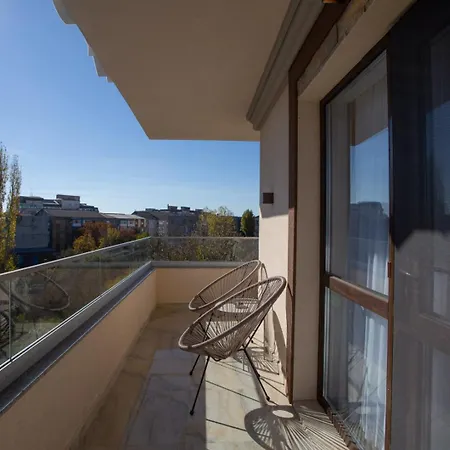 Crystal Luxury شقة فندقية 3*