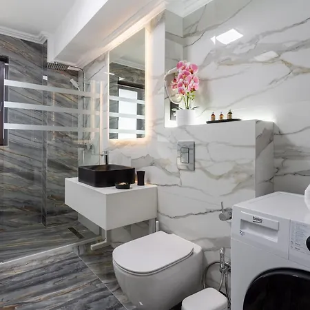 Crystal Luxury מלון דירות קריובה