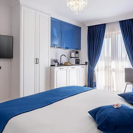 מלון דירות Crystal Luxury 3*