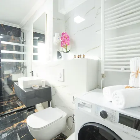 Crystal Luxury Крайова