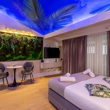 Апартхотел Crystal Luxury