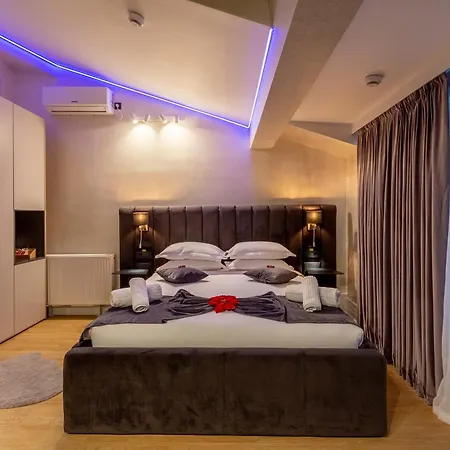 Crystal Luxury Aparthotel 3*