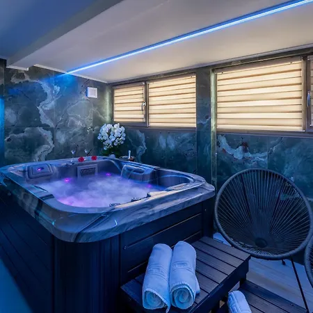 Aparthotel Crystal Luxury