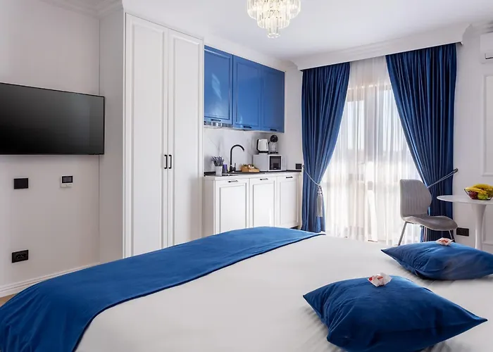 Aparthotel Crystal Luxury 3*