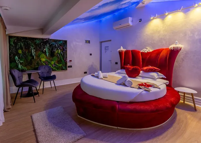 Crystal Luxury Aparthotel