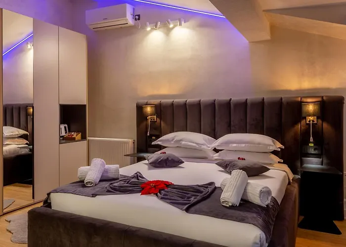 Crystal Luxury Aparthotel